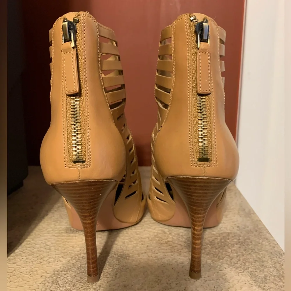 Nine West Bessy Tan Leather Bootie Size 7 - Picture 6 of 10